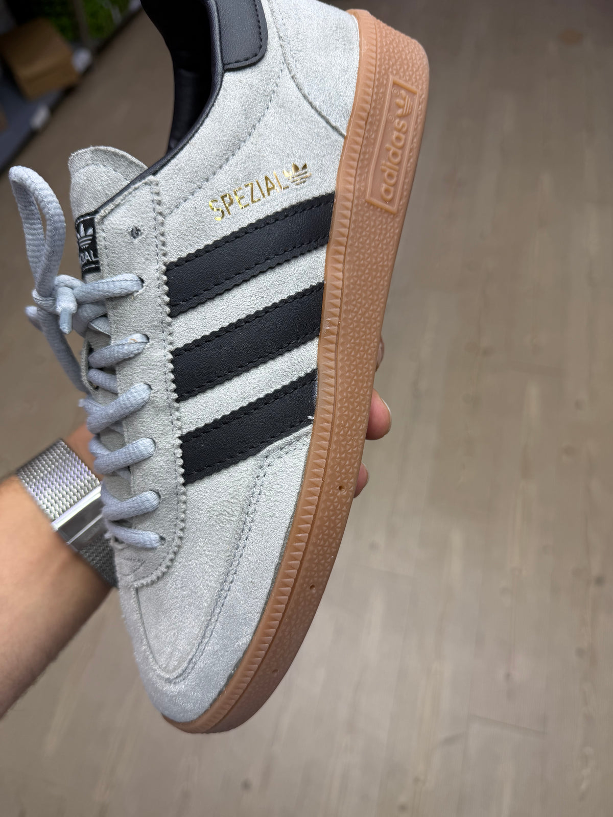 Spezial gri