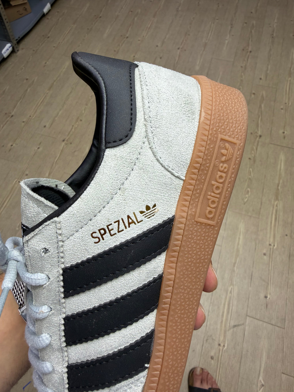 Spezial gri